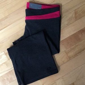 Ladies’ Champion performance Capri leggings Size M
